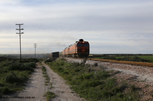 130708 0845
Penong Junction, [url=https://goo.gl/maps/45FyW]429.7 km[url].

