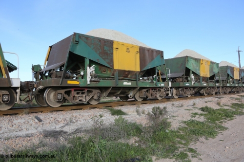 130708 0859
Penong Junction, originally an Kinki Sharyo built NH type for the NAR now coded ENH type ENH 46 F, without hungry boards loaded with gypsum [url=https://goo.gl/maps/45FyW] located at the 429.7 km[url].
Keywords: ENH-type;ENH46;Kinki-Sharyo-Japan;NH-type;NH946;