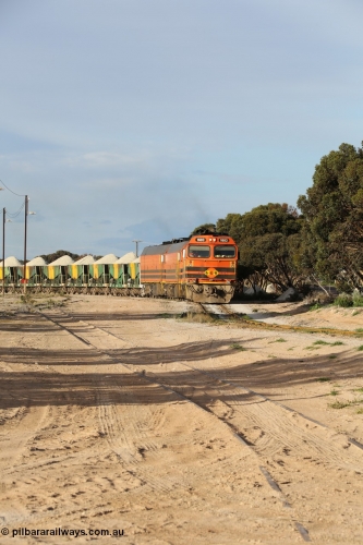 130708 0868
Thevenard, view of arriving loaded train from [url=https://goo.gl/maps/dGiE8]inside the yard[/url].
