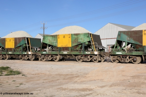 130708 0894
Thevenard originally an Kinki Sharyo built NH type for the NAR now coded ENH type ENH 48 A, without hungry boards loaded with gypsum crossing [url=https://goo.gl/maps/dgQdX]Bergmann Drive grade crossing, 434.2 km[/url].
Keywords: ENH-type;ENH48;Kinki-Sharyo-Japan;NH-type;NH948;