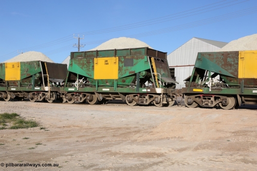 130708 0896
Thevenard originally an Kinki Sharyo built NH type for the NAR now coded ENH type ENH 39 B, with hungry boards still fitted, loaded with gypsum crossing [url=https://goo.gl/maps/dgQdX]Bergmann Drive grade crossing, 434.2 km[/url].
Keywords: ENH-type;ENH39;Kinki-Sharyo-Japan;NH-type;NH939;