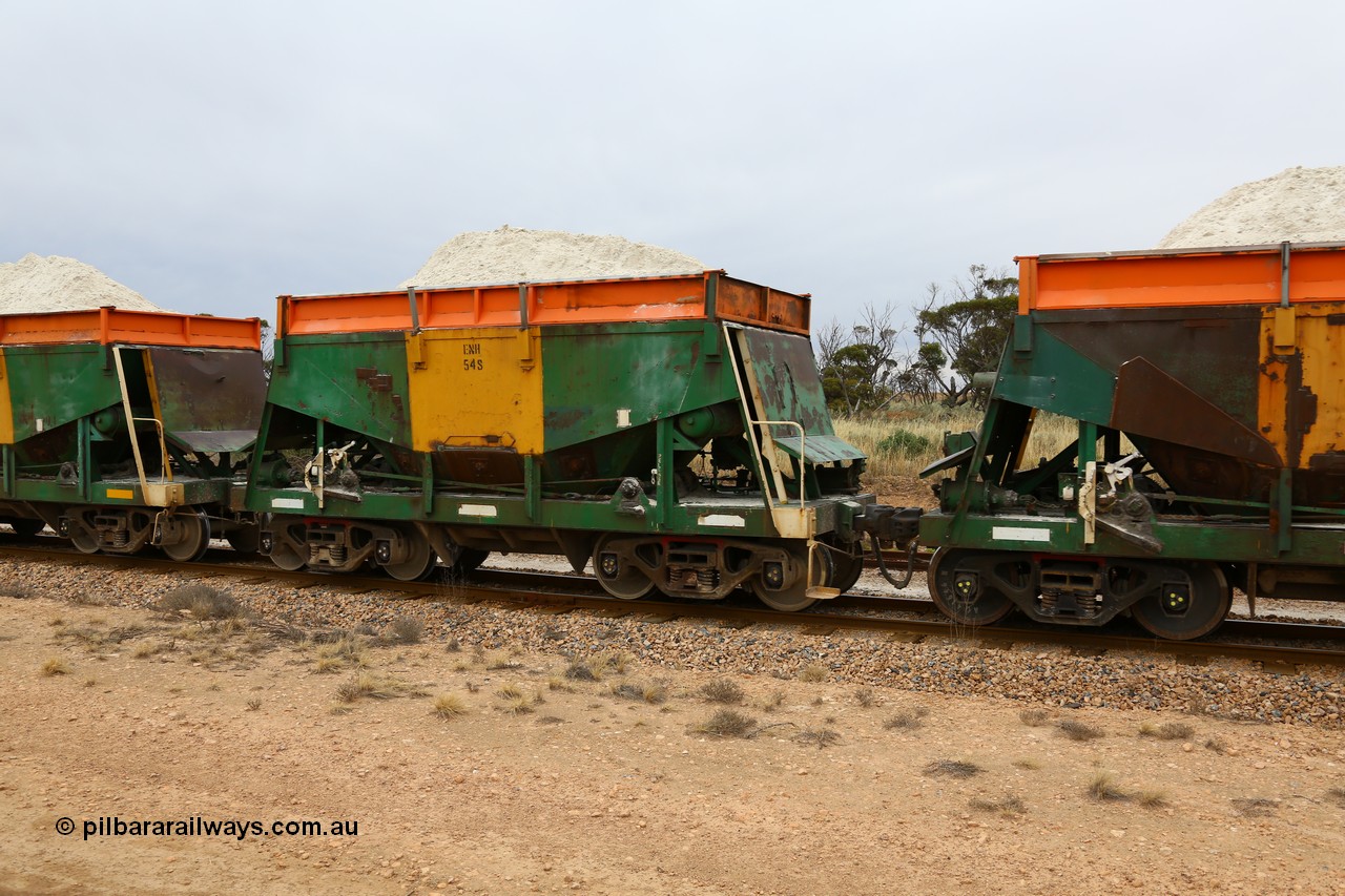 161109 1920
Moule, originally built by Kinki Sharyo as the NH type for the NAR in 1968, sent to Port Lincoln in 1978, then rebuilt and recoded ENH type in 1984, ENH 54 with hungry boards loaded with gypsum.
Keywords: ENH-type;ENH54;Kinki-Sharyo-Japan;NH-type;NH954;
