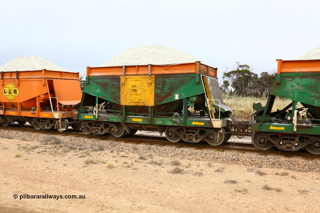 161109 1926
Moule, originally built by Kinki Sharyo as the NH type for the NAR in 1968, sent to Port Lincoln in 1978, then rebuilt and recoded ENH type in 1984, ENH 29 with hungry boards loaded with gypsum.
Keywords: ENH-type;ENH29;Kinki-Sharyo-Japan;NH-type;NH929;