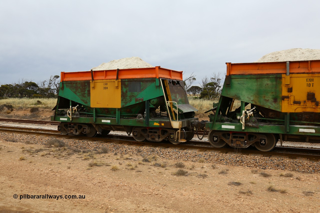 161109 1959
Moule, originally built by Kinki Sharyo as the NH type for the NAR in 1968, sent to Port Lincoln in 1978, then rebuilt and recoded ENH type in 1984, ENH 39, rust holes in end plates with hungry boards loaded with gypsum.
Keywords: ENH-type;ENH39;Kinki-Sharyo-Japan;NH-type;