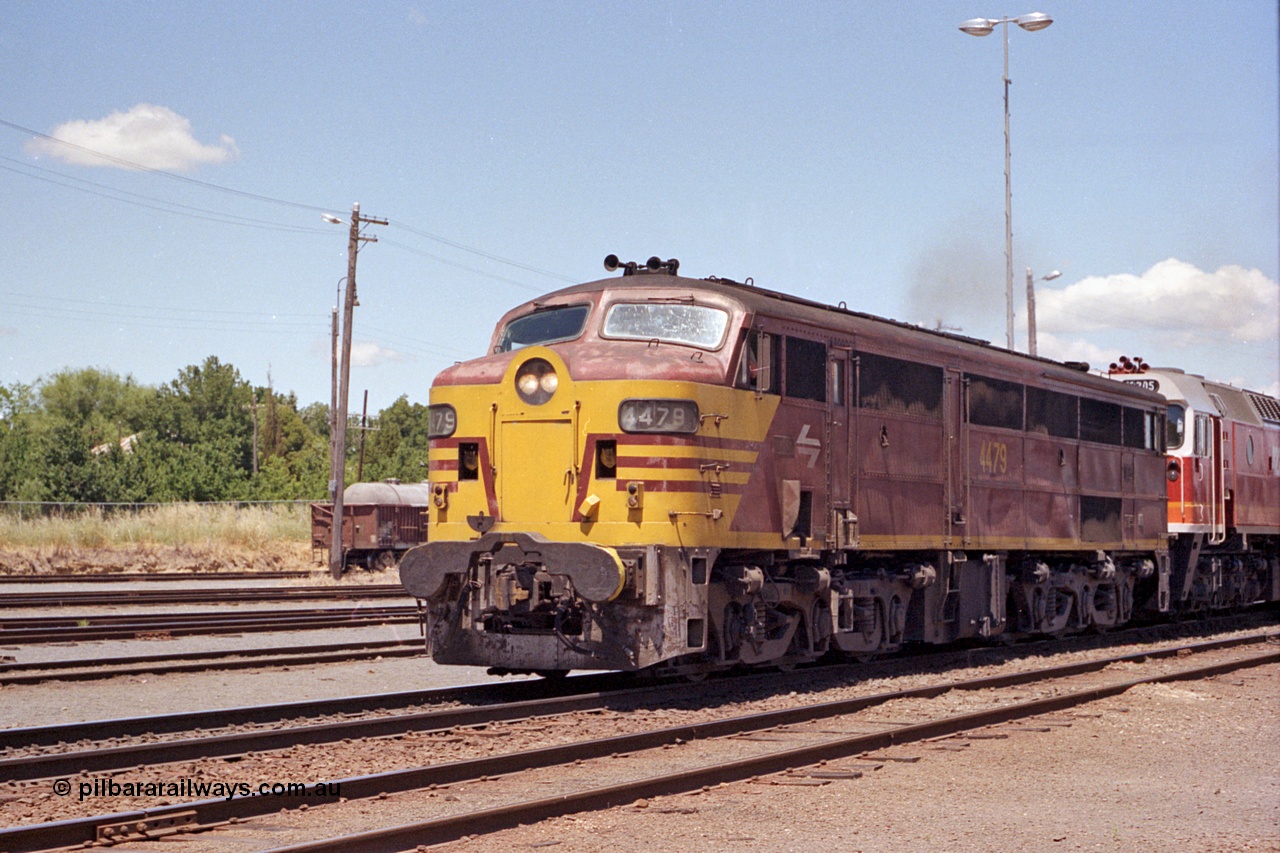 100-19
Albury yard, Wilson Street, NSWSRA standard gauge 44 class 4479 AE Goodwin ALCo model DL500B serial G3421-19 and 422 class 42205 Clyde Engineering EMD model J26C serial 69-660, candy livery, north bound Inter-Capital Daylight. [url=https://goo.gl/maps/GD6wj4qXeCg5BFzr7]Geodata[/url].
Keywords: 44-class;4479;AE-Goodwin;ALCo;DL500B;G3421-19;422-class;42205;Clyde-Engineering-Granville-NSW;EMD;J26C;69-660;