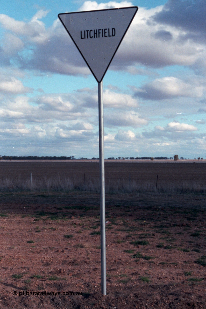 101-28
Litchfield location sign.
