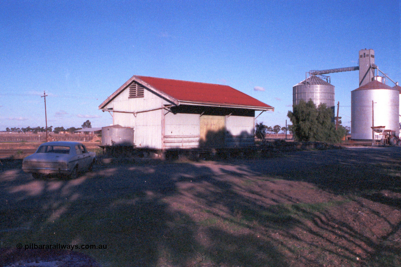 101-36
Birchip, track view, goods shed, Ascom style barley silos with Aquila annex.
