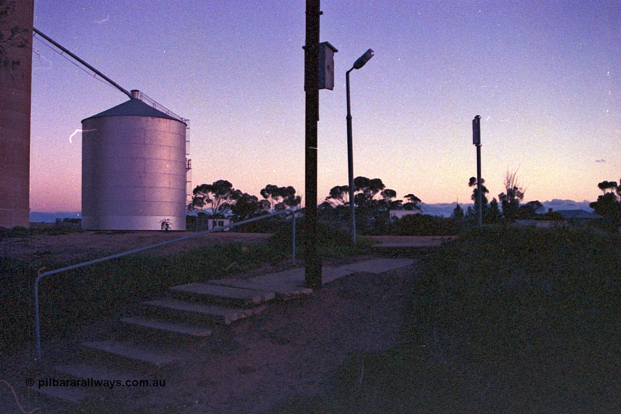 102-15
Speed station platform access, annex silo for Geelong style complex.
