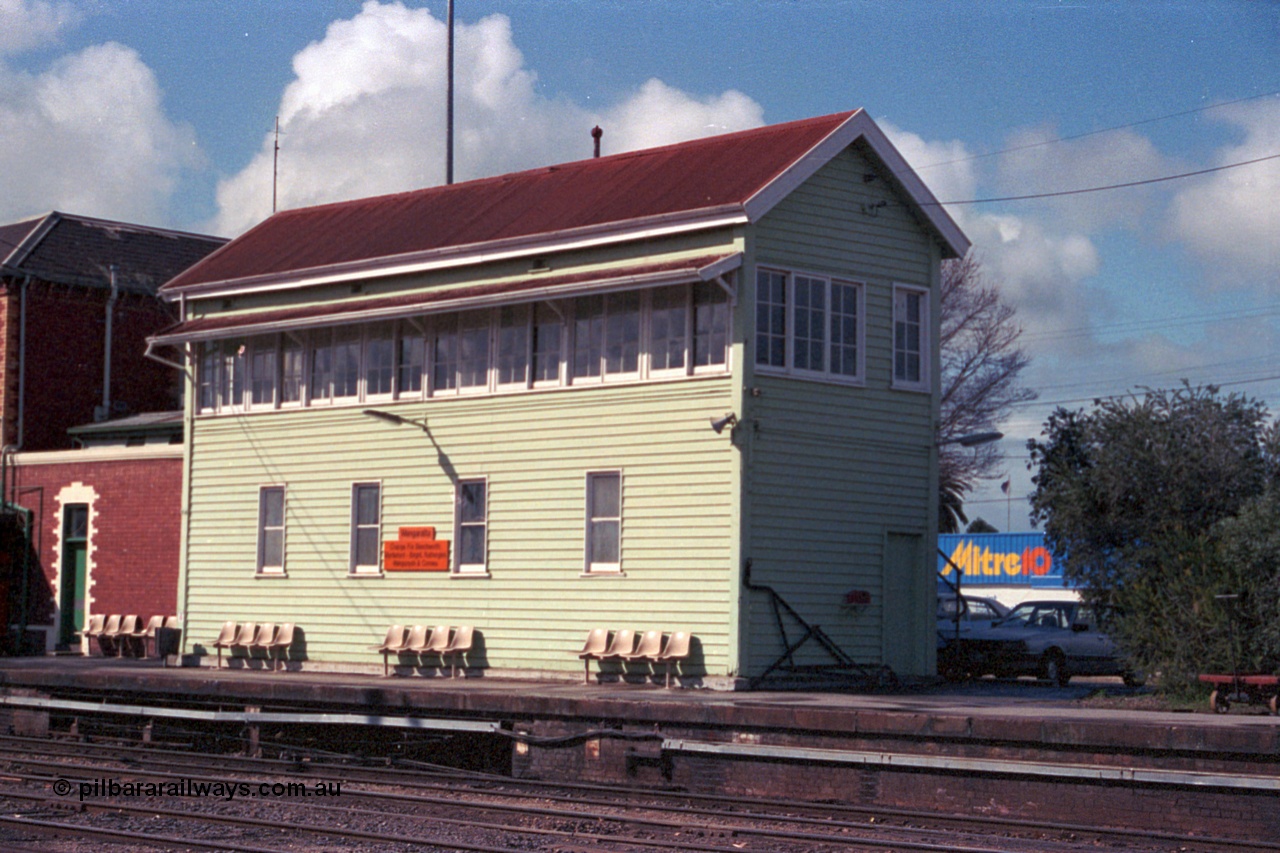 102-25
Wangaratta signal box, houses a 74 lever frame and dates from the late 1880s and was an electric staff location, note the auto exchanger gauges against the south wall of the building.
