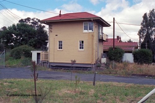 104-17
Wallan, elevated signal box rear view. Built in 1916 with a 40 lever A pattern frame replacing a 20 lever frame on the Down platform. No. 3 Road is visible running behind the box.
