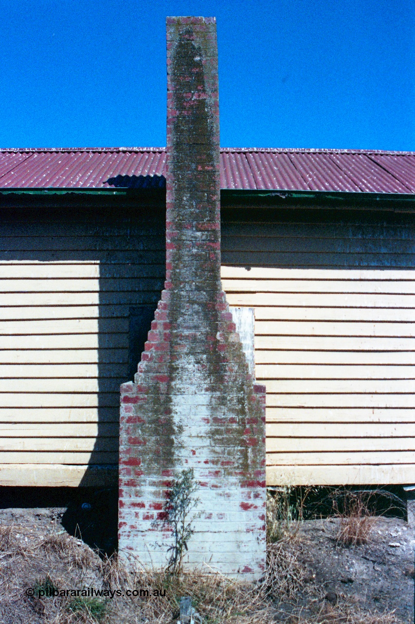 105-15
Wallan, station platform 2 waiting room, brick chimney, back elevation view.
