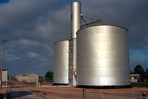 106-33
Nagambie Murphy silo complex overview, road side, taken from weighbridge deck, super phosphate sheds in the background.
