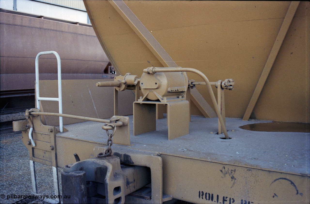 107-26
Echuca yard view, Sidings A, broad gauge V/Line Grain VHHF type bogie grain waggon VHHF 876, non hand brake end detail view.
Keywords: VHHF-type;VHHF876;V/Line-Ballarat-Nth-WS;