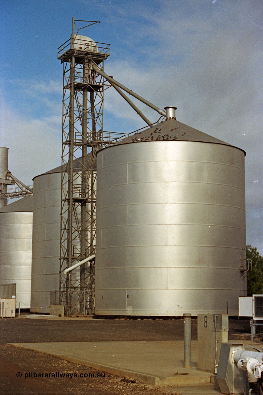 108-11
Murchison East silo complex, detail photos of early Ascom style silo, elevator tower.
