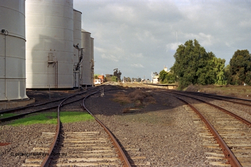 108-04
Murchison East silo complex, looking south, yard layout, early Ascom outflow spout, with Murphy outflow spout further down.
