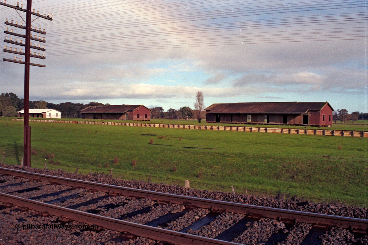 109-11
Dysart, old munitions buildings and loading platform
