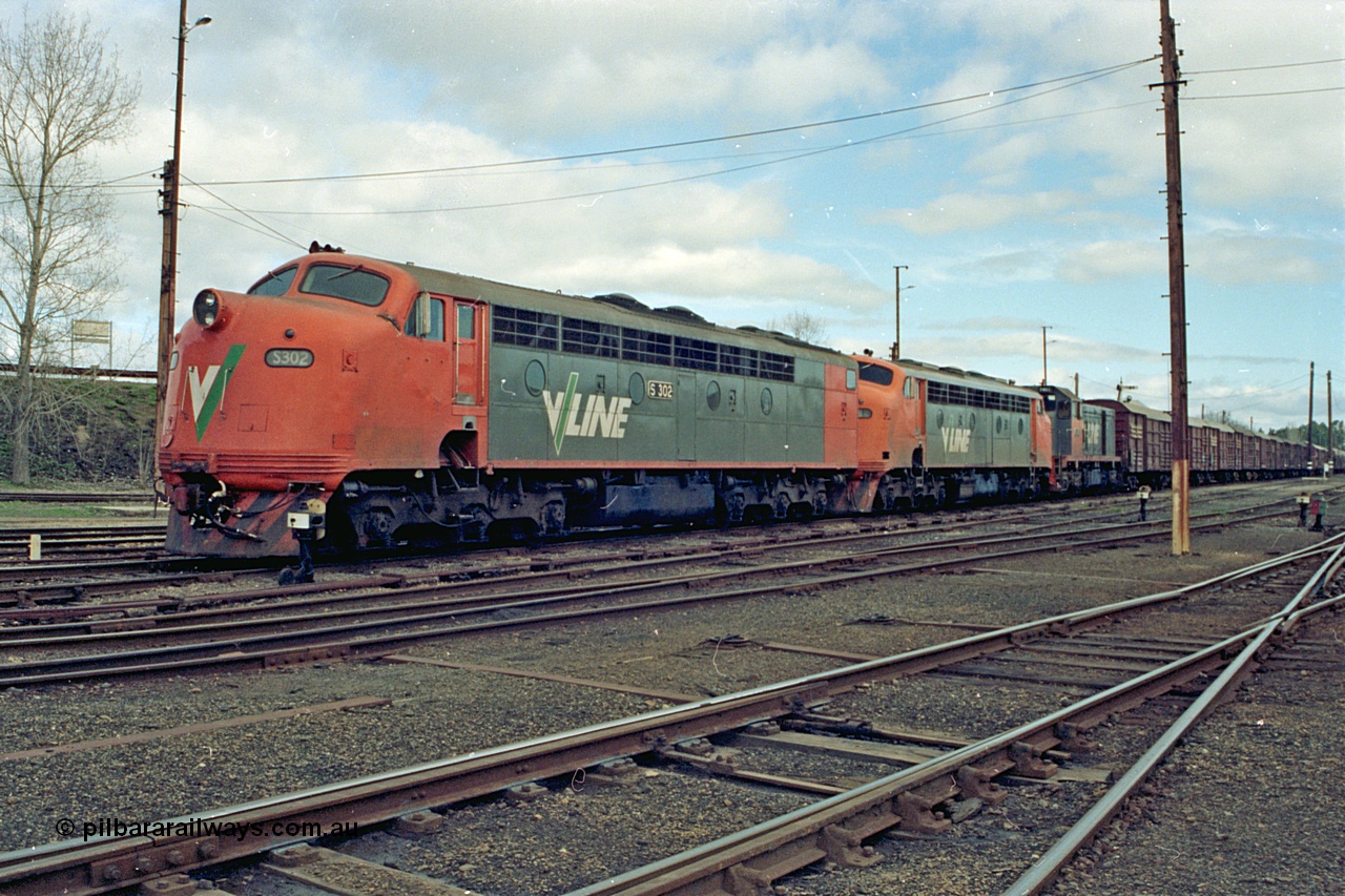 110-01
Benalla yard overview, broad gauge V/Line S class S 302 'Edward Henty' Clyde Engineering EMD model A7 serial 57-166, B class B 64 Clyde Engineering EMD model ML2 serial ML2-5 and V/Line T class loco T 403 with serial 67-498 a Clyde Engineering Granville NSW built EMD model G18B with stabled down Wodonga goods train 9303, point indicators.
Keywords: S-class;S302;Clyde-Engineering-Granville-NSW;EMD;A7;57-166;bulldog;B-class;B64;ML2;ML2-5;T-class;T403;G18B;67-498;