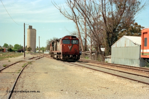 114-07
Cobram, V/Line broad gauge N class N 471 'City of Benalla' Clyde Engineering EMD model JT22HC-2 serial 87-1200, running around 2 road, yard view looking north, Williamstown silo complex in the background.
Keywords: N-class;N471;Clyde-Engineering-Somerton-Victoria;EMD;JT22HC-2;87-1200;