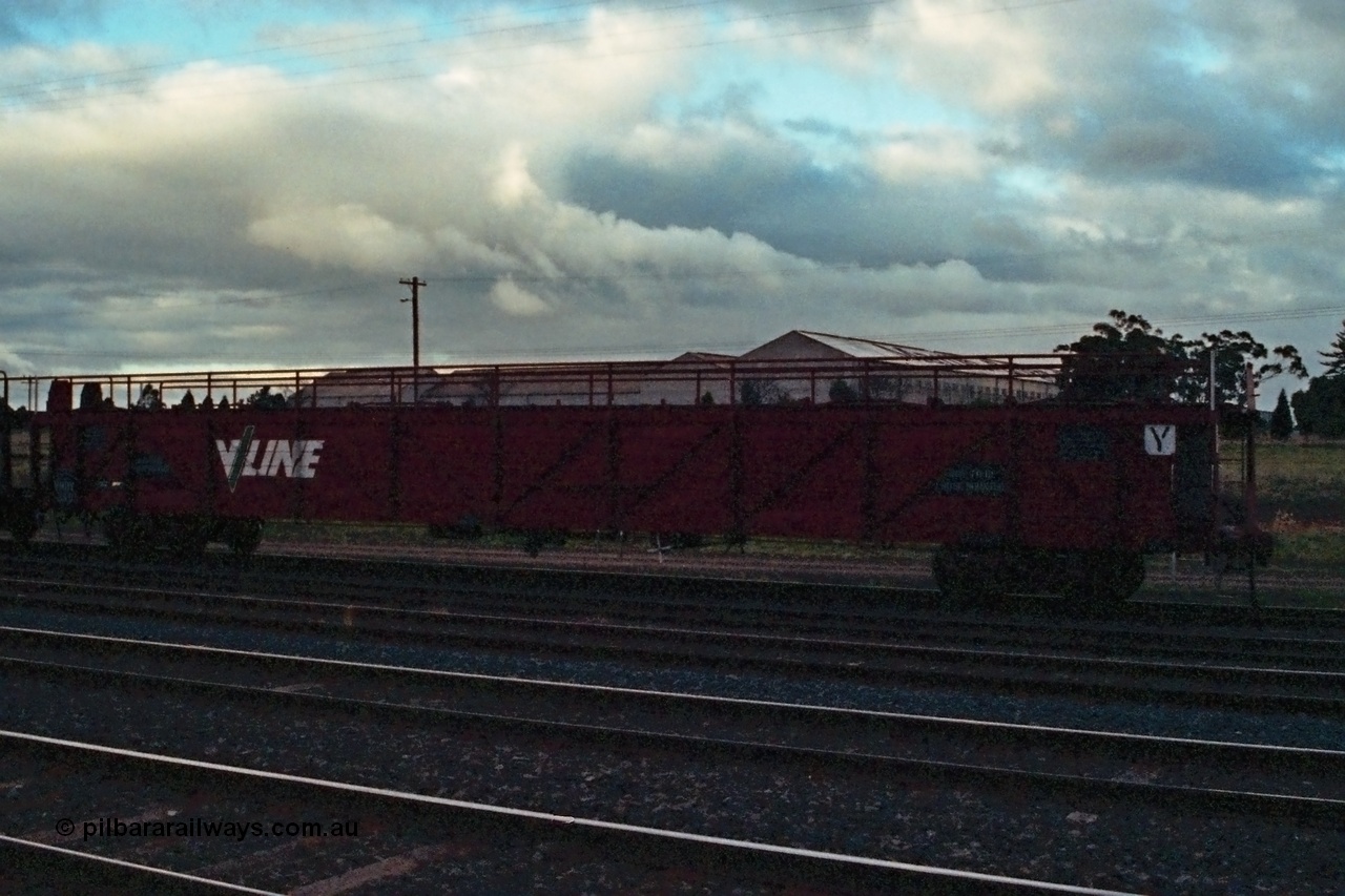 115-24
Somerton, V/Line broad gauge VMAY type bogie car carrying waggon.
Keywords: VMAY-type;