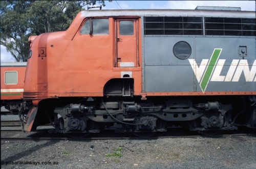 117-27
Seymour loco depot V/Line B class loco B 61 Clyde Engineering EMD model ML2 serial ML2-2, cab side view, bogie.
Keywords: B-class;B61;Clyde-Engineering-Granville-NSW;EMD;ML2;ML2-2;bulldog;