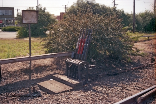 121-28
Morwell station yard auxiliary frame and diagram for access to and from the Briquette Sidings, Traralgon end of Morwell station.
