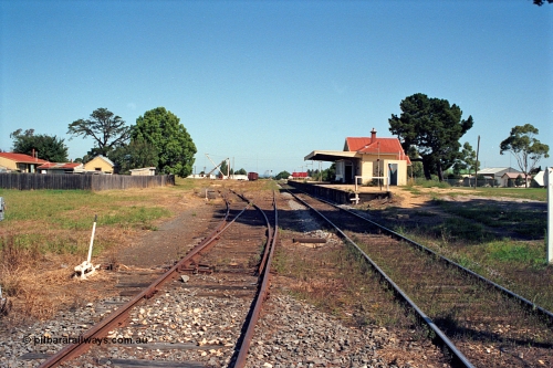 122-23
Stratford station yard overview, looking towards Stratford Junction.
