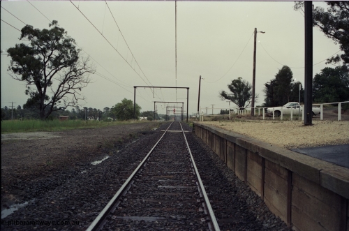 123-2-03
Bunyip, station overview, station platform, looking towards Melbourne, removed yard tracks on the left.
