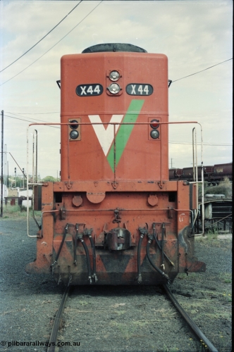 125-07
Seymour loco depot, V/Line broad gauge X class Clyde Engineering EMD model G26C serial 70-707, front view of No.2 end.
Keywords: X-class;X44;Clyde-Engineering-Granville-NSW;EMD;G26C;70-707;