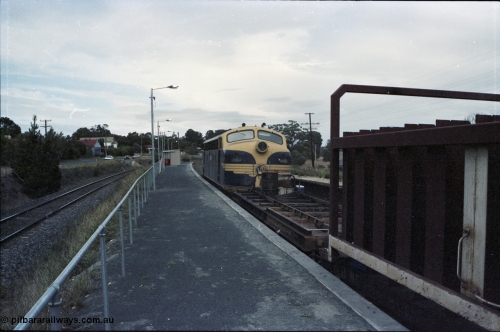 125-17
Wandong, V/Line broad gauge B class Clyde Engineering EMD model ML2 serial ML2-6 still in Victorian Railways livery leads a sleeper discharge train on the up broad gauge line, running along up platform.
Keywords: B-class;B65;Clyde-Engineering-Granville-NSW;EMD;ML2;ML2-6;bulldog;