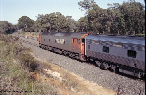 126-16
Broadford, near Smith's Lane, up standard gauge pass Melbourne Express, V/Line G class G 518 Clyde Engineering EMD model JT26C-2SS serial 85-1231, reversing to Broadford Loop, loco failure.
Keywords: G-class;G518;Clyde-Engineering-Rosewater-SA;EMD;JT26C-2SS;85-1231;