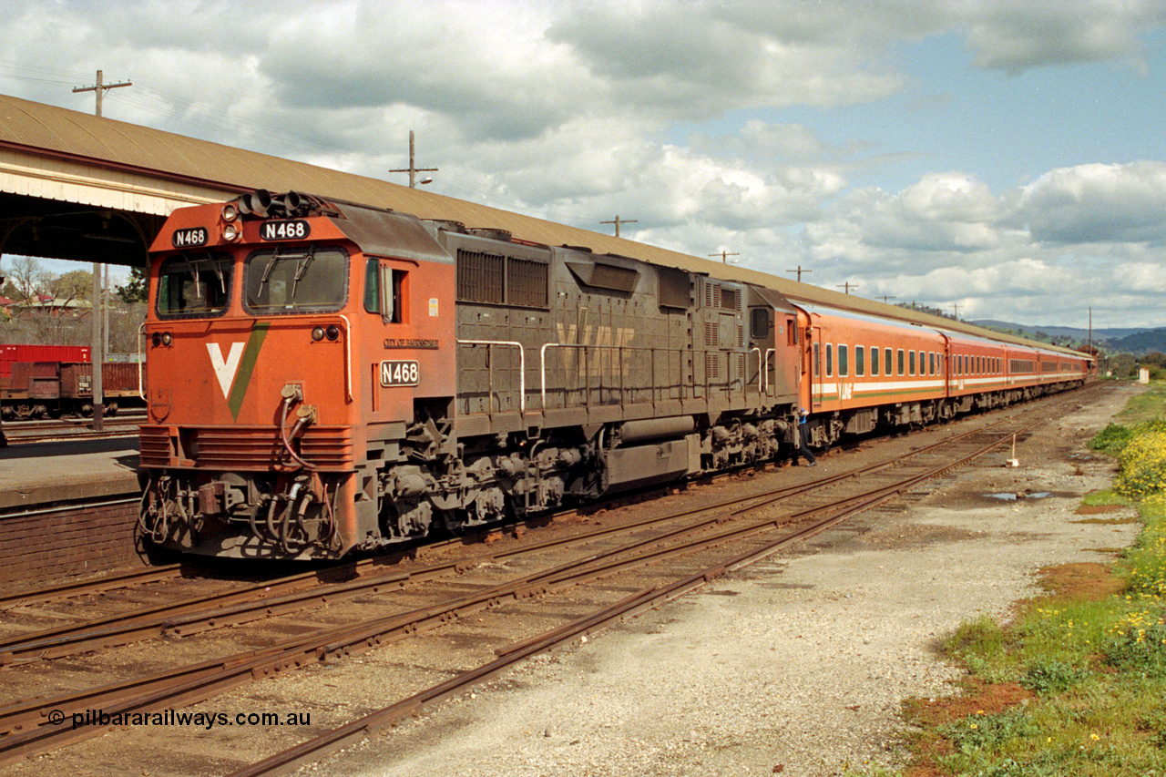 127-06
Albury, broad gauge passenger platform, V/Line N class N 468 'City of Bairnsdale' Clyde Engineering EMD model JT22HC-2 serial 86-1197, double N set, loco being cut off.
Keywords: N-class;N468;Clyde-Engineering-Somerton-Victoria;EMD;JT22HC-2;86-1197;