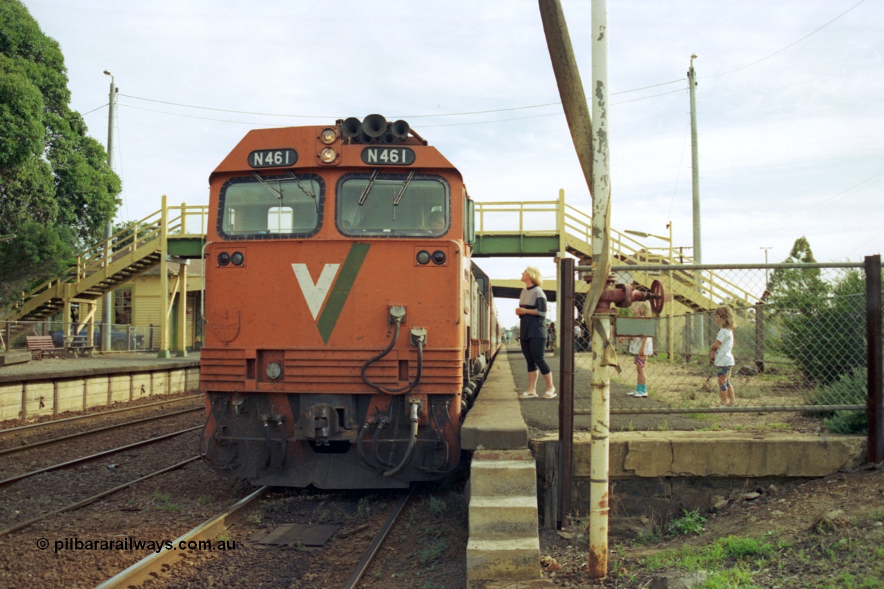 128-22
Sunbury, V/Line broad gauge N class N 461 'City of Ararat' Clyde Engineering EMD model JT22HC-2 serial 86-1190, down passenger train, wife talking to driver.
Keywords: N-class;N461;Clyde-Engineering-Somerton-Victoria;EMD;JT22HC-2;86-1190;