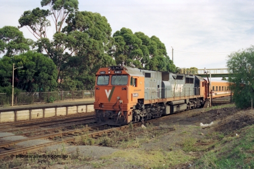 128-23
Sunbury, V/Line broad gauge N class N 461 'City of Ararat' Clyde Engineering EMD model JT22HC-2 serial 86-1190, N set, down passenger train departing, point lever and standpipe visible.
Keywords: N-class;N461;Clyde-Engineering-Somerton-Victoria;EMD;JT22HC-2;86-1190;
