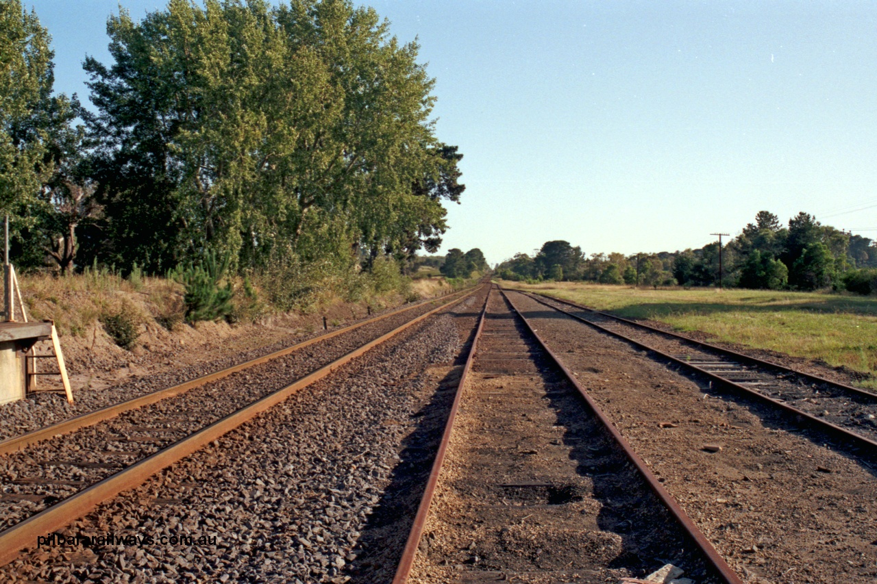 129-1-16
Baxter, station yard overview, looking towards Melbourne.
