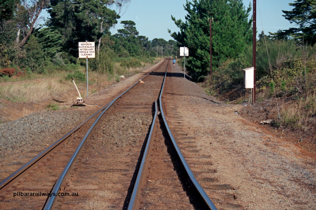 129-1-26
Long Island yard view, looking towards Frankston, points and point lever.
