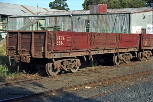 129-1-22
Somerville, broad gauge V/Line VZOA type bogie ballast waggon VZOA 231. Originally built in 1912 by VR Newport Workshops as a member of the 407 strong QR class drop door open waggons. Re-classed in 1979 to VOWA, and in 1985 to VZWA. In 1990 re-classed again to VZOA to operate with the ballast cleaning machine. Coupled to VOWA type VOWA 350.
Keywords: VZOA-type;VZOA231;Victorian-Railways-Newport-WS;QR-type;VOWA-type;VZWA-type;