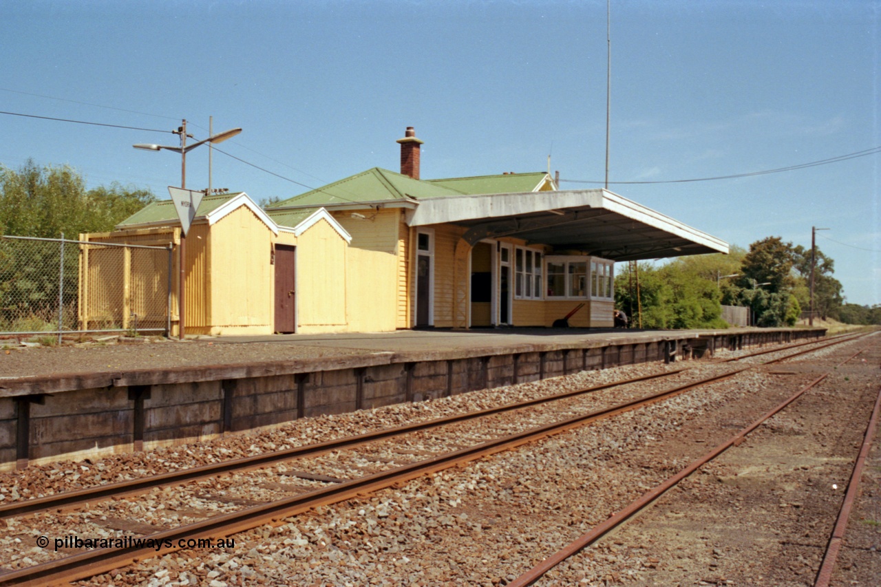 129-2-14
Nyora station building overview, track view looking up direction.
