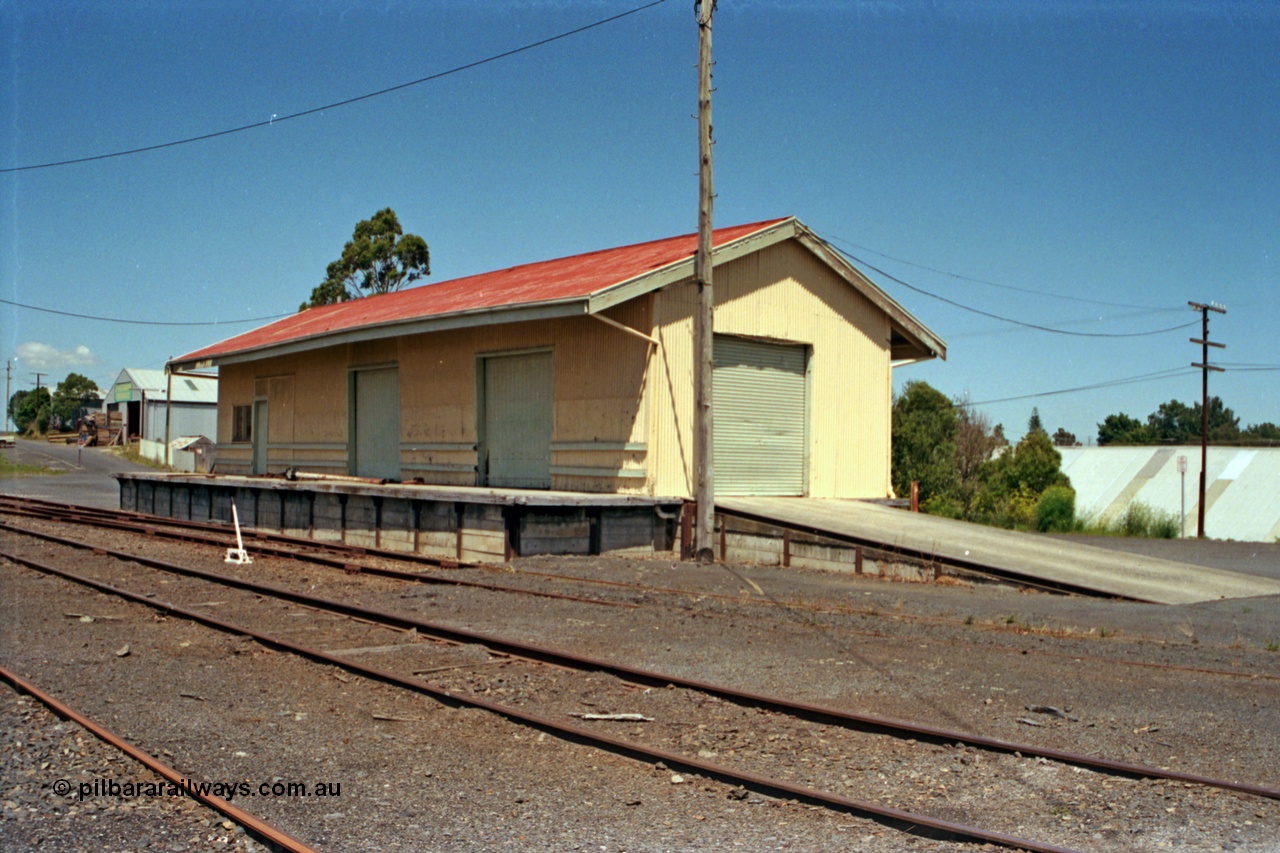 129-2-18
Korumburra goods shed.
