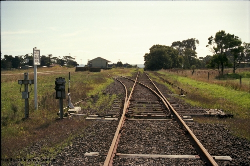 129-3-09
Toora yard overview, looking towards Melbourne, staff locked points, lever, interlocking, goods shed.
