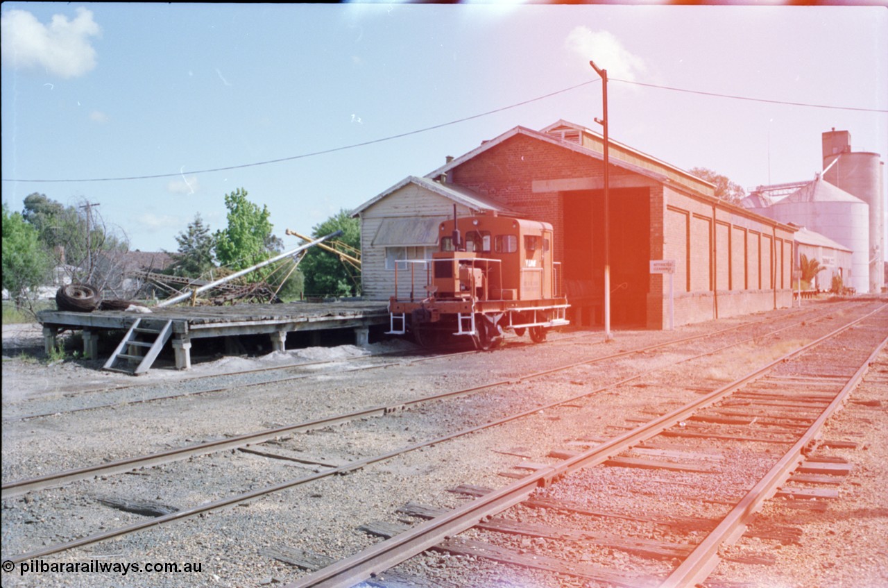 130-19
Rochester yard view, broad gauge V/Line RT class rail tractor RT 20, built by Victorian Railways Newport Workshops, goods shed, office and loading platform, silo complex to right.
Keywords: RT-class;RT20;Victorian-Railways-Newport-WS;