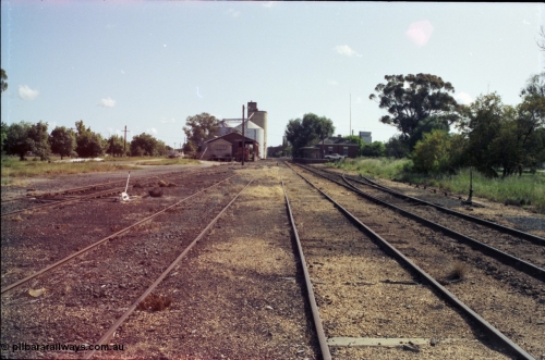 130-18
Rochester station overview, looking towards Echuca from the south end, goods shed, station building, points to dock road at right.
