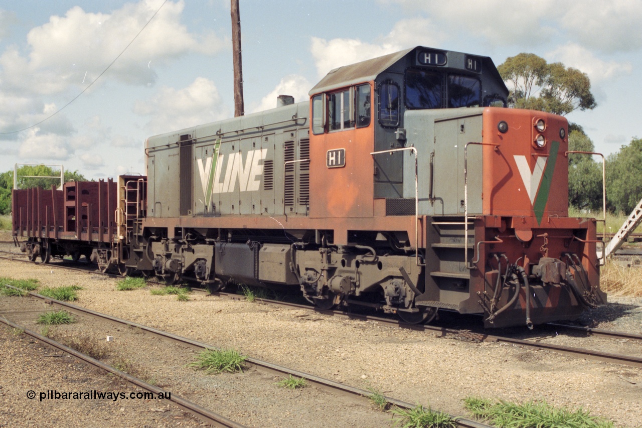 131-1-01
Echuca yard, broad gauge V/Line H class leader H 1 Clyde Engineering EMD model G18B serial 68-629, sleeper waggon.
Keywords: H-class;H1;Clyde-Engineering-Granville-NSW;EMD;G18B;68-629;