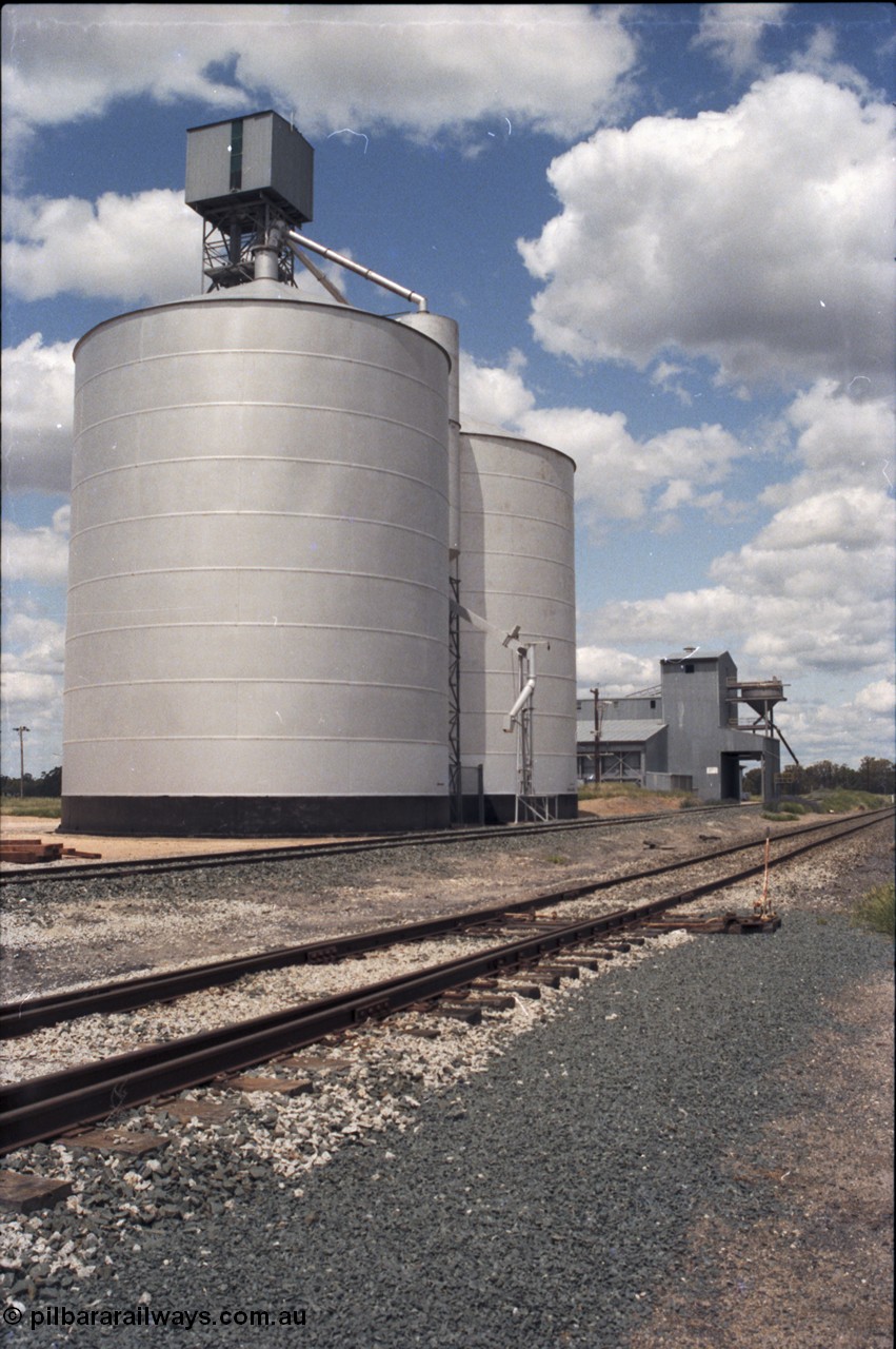 131-2-10
Moulamein Ascom style silo complex overview, loading spouts.
