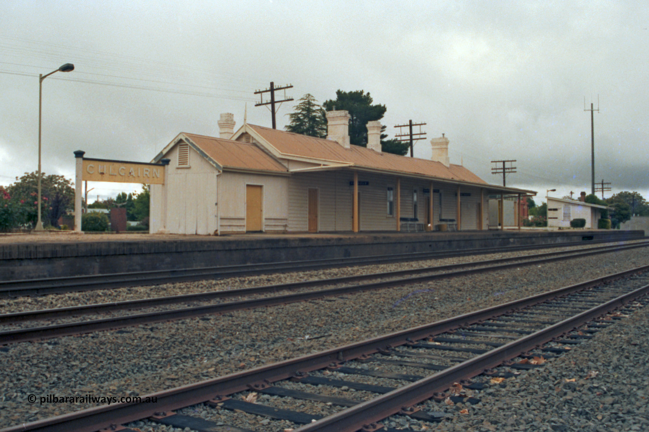 131-2-24
Culcairn, 596 km from Sydney on the NSW Main South, station platform and buildings looking south. [url=https://goo.gl/maps/RdrSzuMXZTq]GeoData[/url].
