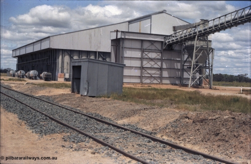 131-2-02
Burraboi rice storage complex, looking south from middle of yard, Mallee style staff shed.
