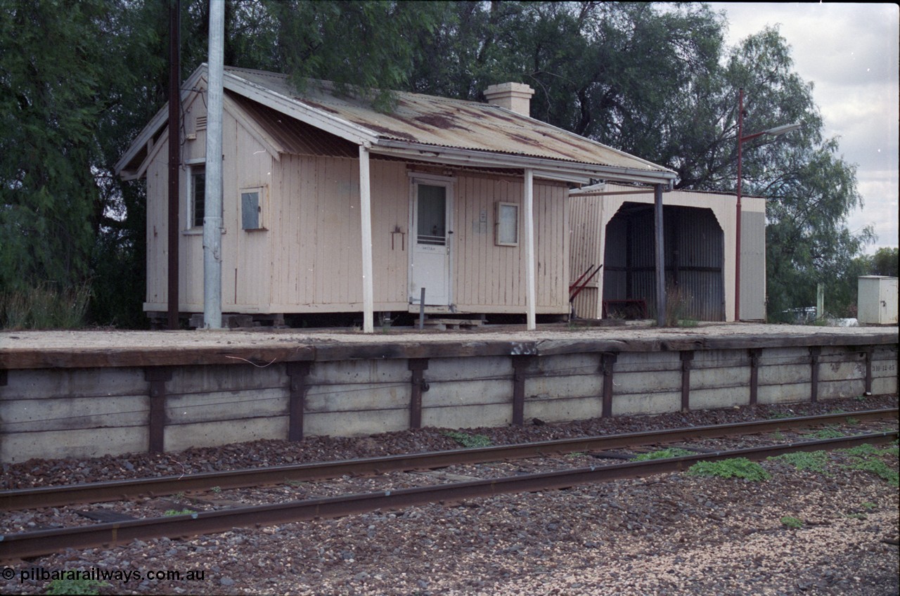 132-13
Hattah station building and platform, platform marked for 310 miles 12 chains at far right hand edge.
