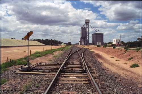 132-27
Carwarp, yard overview, Aquila silo complex, ground bunker, point indicator, trailable point, looking north.
