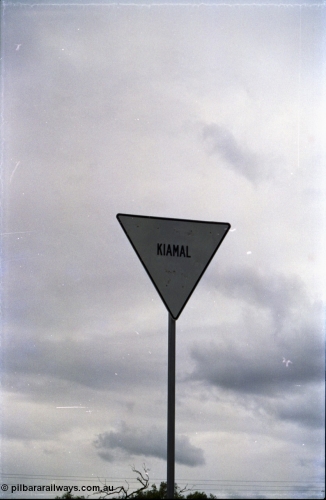 132-32
Kiamal, location sign.
