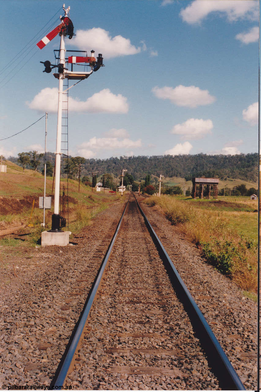 134-11
The Risk, up home arrival signal, looking south from north end of loop.
