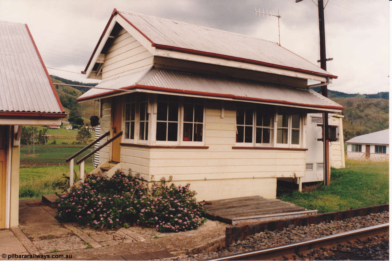 134-28
Glenapp, signal box, track view.

